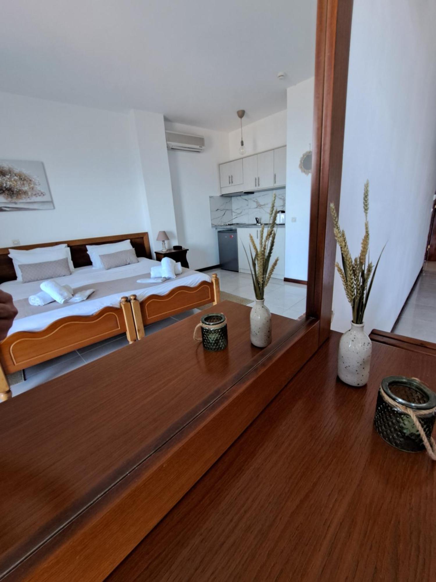 75 Steps Apartments Месонґі Екстер'єр фото